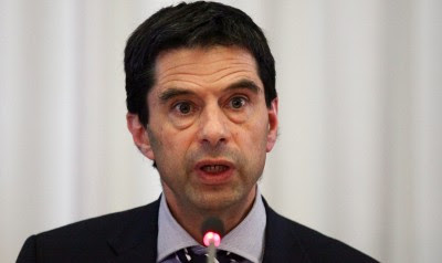 O ministro Vítor Gaspar apresentou também as previsões do governo que agravam a recessão prevista pela troika.