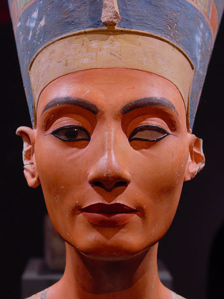 Queen Nefertiti bust | 3400-year-old