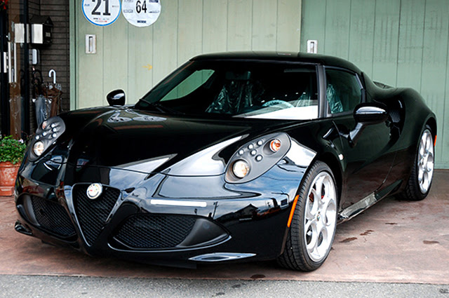 新車情報 アルファロメオ 4c 1750 Tbi Racing Pack ブラック Genio