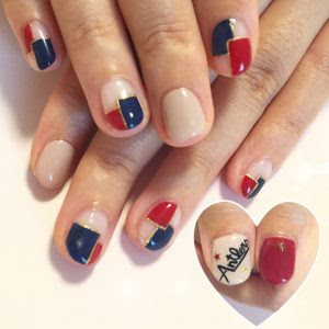 ネイビーのネイルデザイン 大人シンプルに楽しむ ワンカラー フレンチ36選 Nailmoco