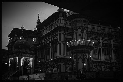 Minara Masjid Food Lane Beckons ,,, Ramzan Nights by firoze shakir photographerno1