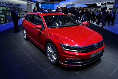 vw passat gte joins plug  hybrids club  paris carscoops