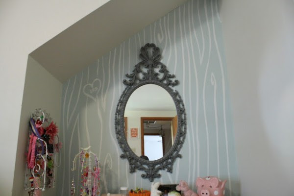 faux boispainted walls girls room nook