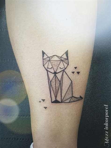 geometric tattoo inkorporel miramas mezz tattoo