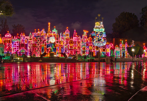 Disneyland - "it's a small world" holiday by Tom Bricker (WDWFigment)