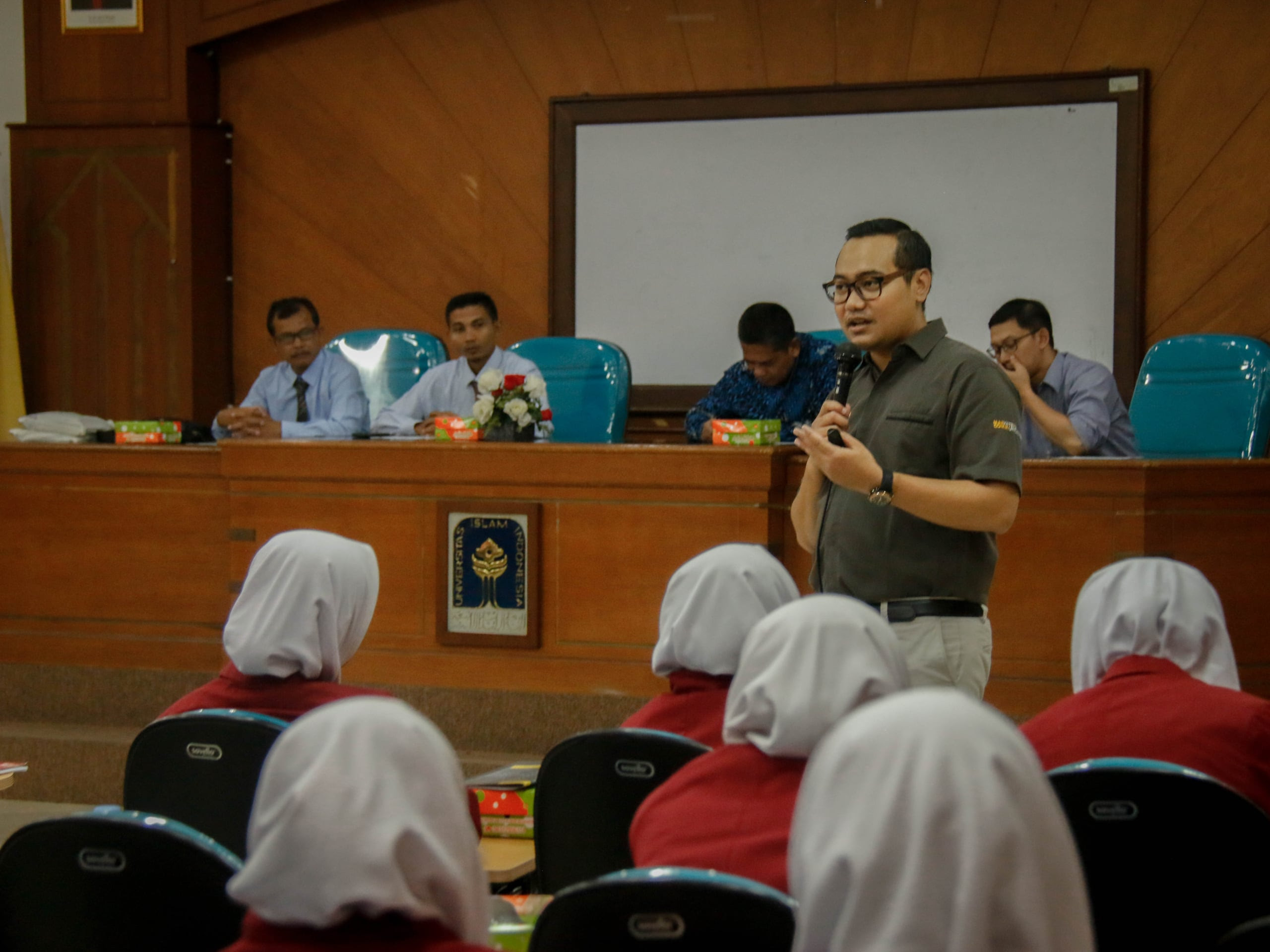 Memahami secara rinci tentang pendidikan jenjang perguruan tinggi merupakan hal yang penting bagi kalangan remaja khususnya SMA sederajat