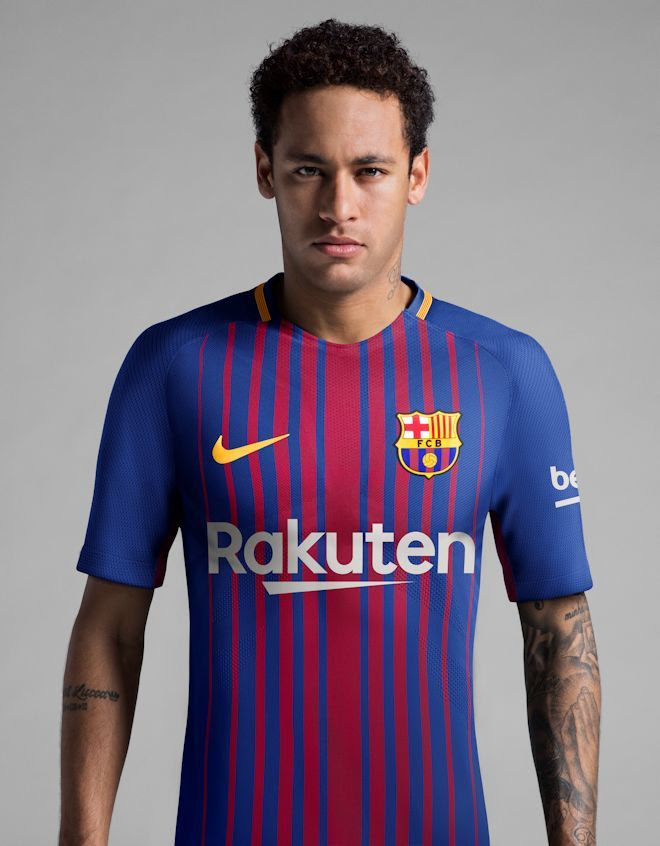 バルサ史上初の Rakuten ロゴ 来季の新ユニホームがお披露目 サッカーダイジェストweb