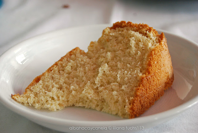 Simple vanilla cake