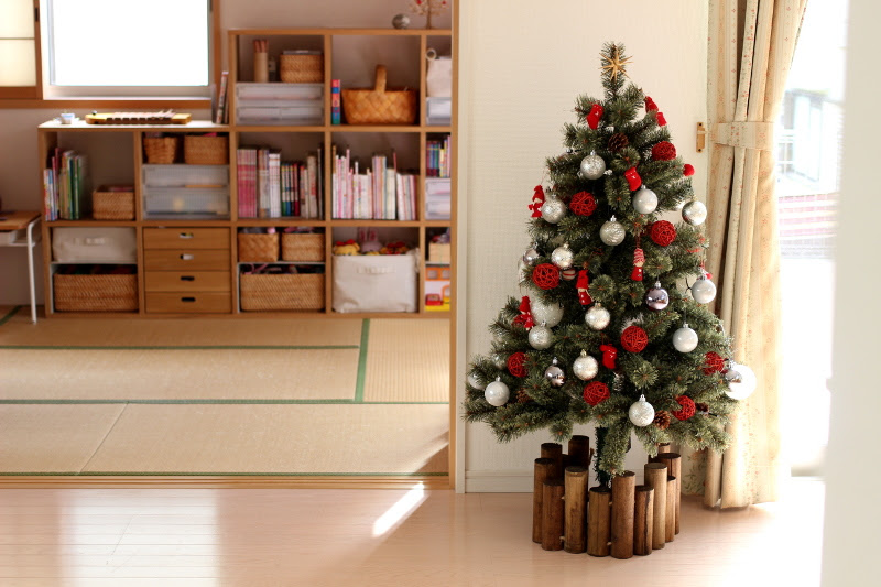 無印でついに大物を リビングにスタジオクリップのツリー出しました と ツリーの収納はコレ いつでも Home Powered By ライブドアブログ