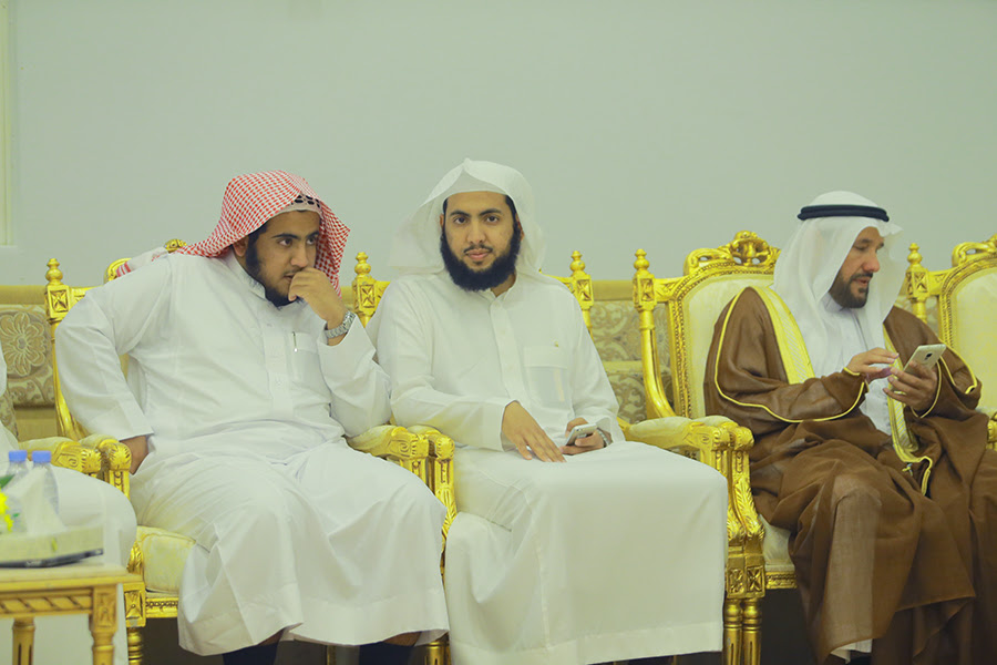 اسرة العثيم تكرم الامير الدكتور