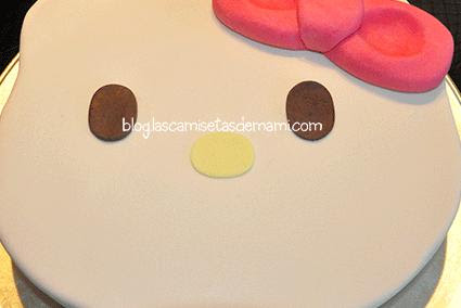 tarta hello kitty 3 Como hacer una tarta de Hello Kitty paso a paso