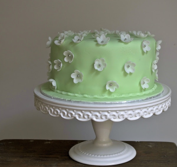 Gateau Citron Vanille Deco Fleurie En Pate A Sucre