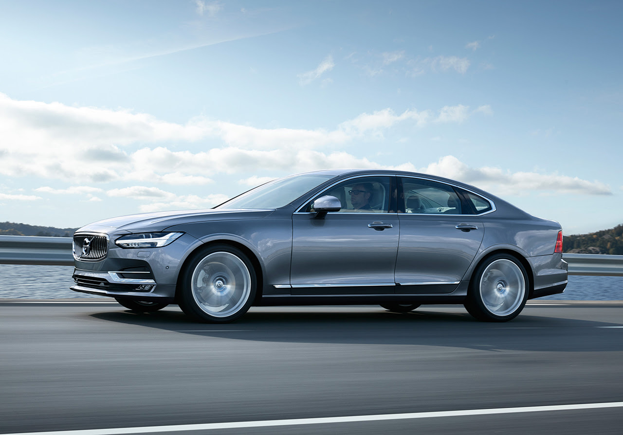 2017 Volvo S90