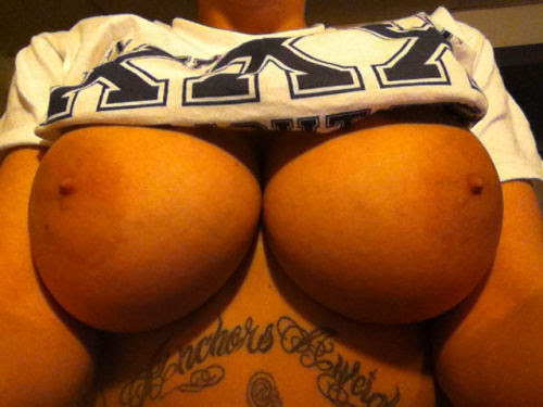 mcnastys:  tat’d x topless