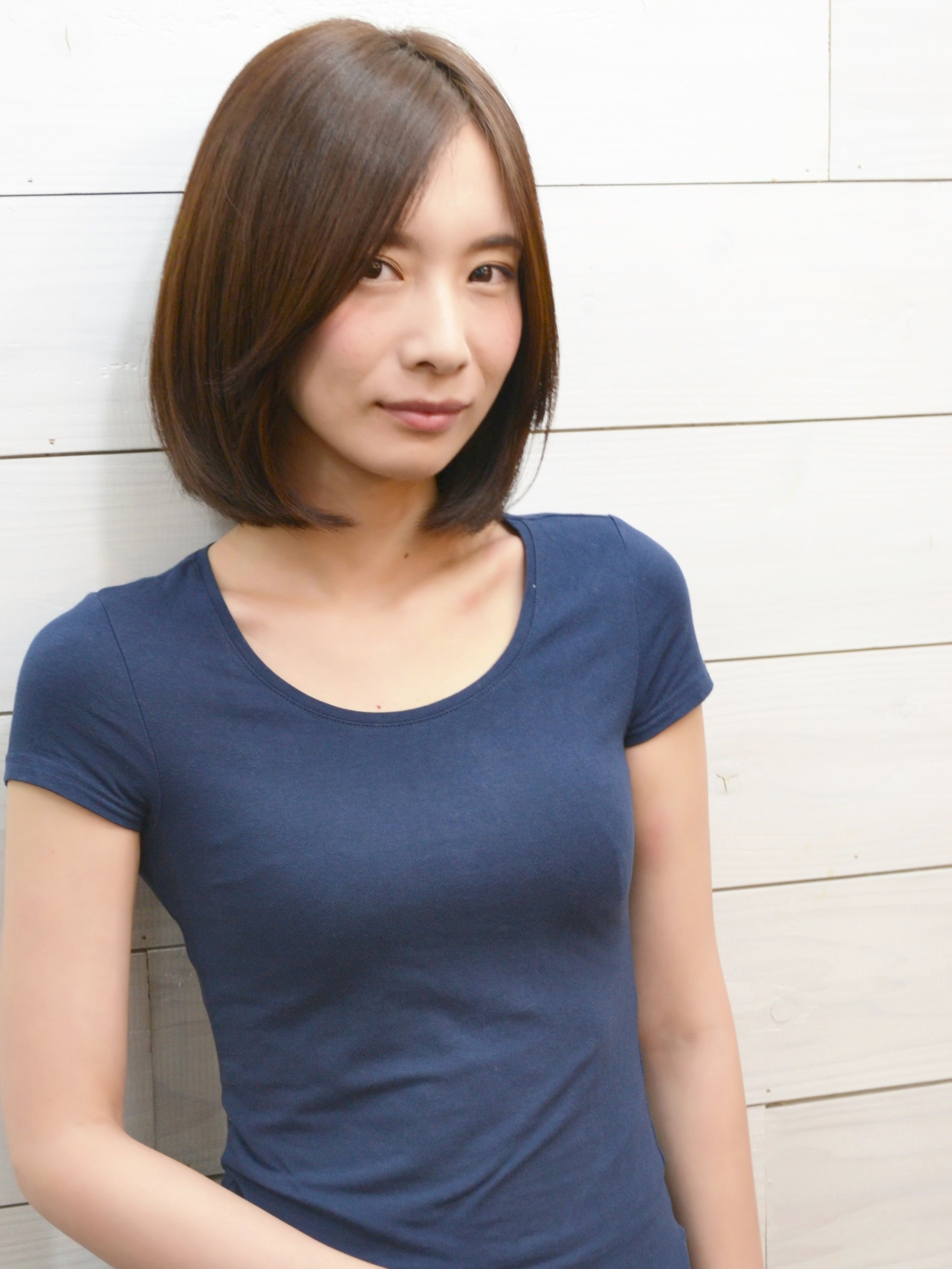 秋のヘアカタログ ストレートスタイル２パターン 株式会社bright
