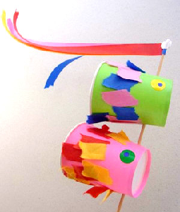 子供の日は親子で工作 簡単な手作りこいのぼりの作り方は 紙コップ編 暮らしに役立つ情報局