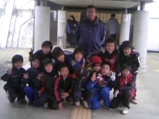2月22日 日 野洲ｊｆｃ招待 3年生 優勝 Npo Fun 西大冠フットボールクラブ