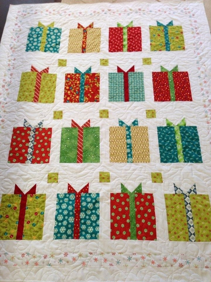 Holiday Quilts | Christmas quilt | quilts - maybe I can make this by next christmas!!