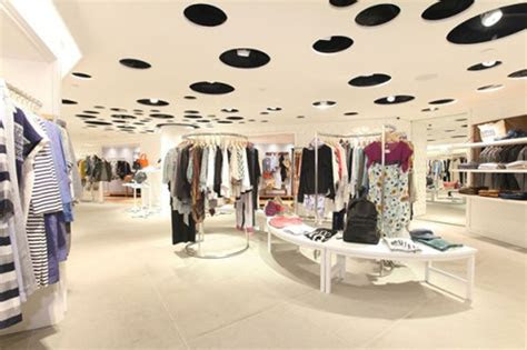 clothing shop  fashion clothing boutique store