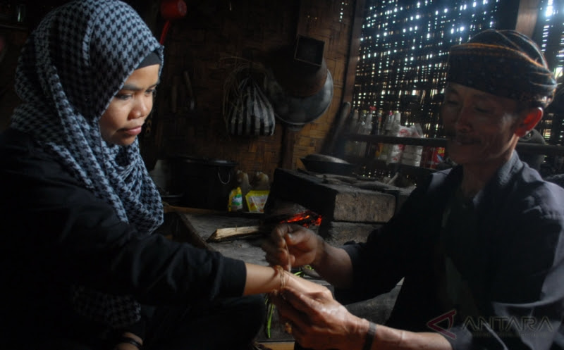  Gelang  Simpai Kerajinan  Tradisional dari  Serat Tumbuhan 
