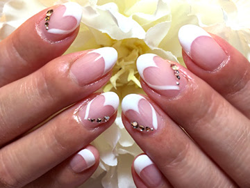 上品とキュートさを兼ねそろえたハートフレンチネイル ネイルサロン ファストネイル ネイルサロン ｆａｓｔｎａｉｌ ファストネイル 最新ネイル デザインを毎日ご紹介