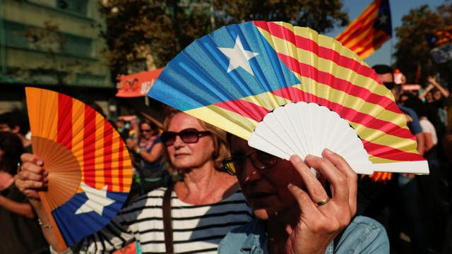 Crece la tensión: el Parlamento catalán ya debate para declarar la república y Madrid prepara la intervención