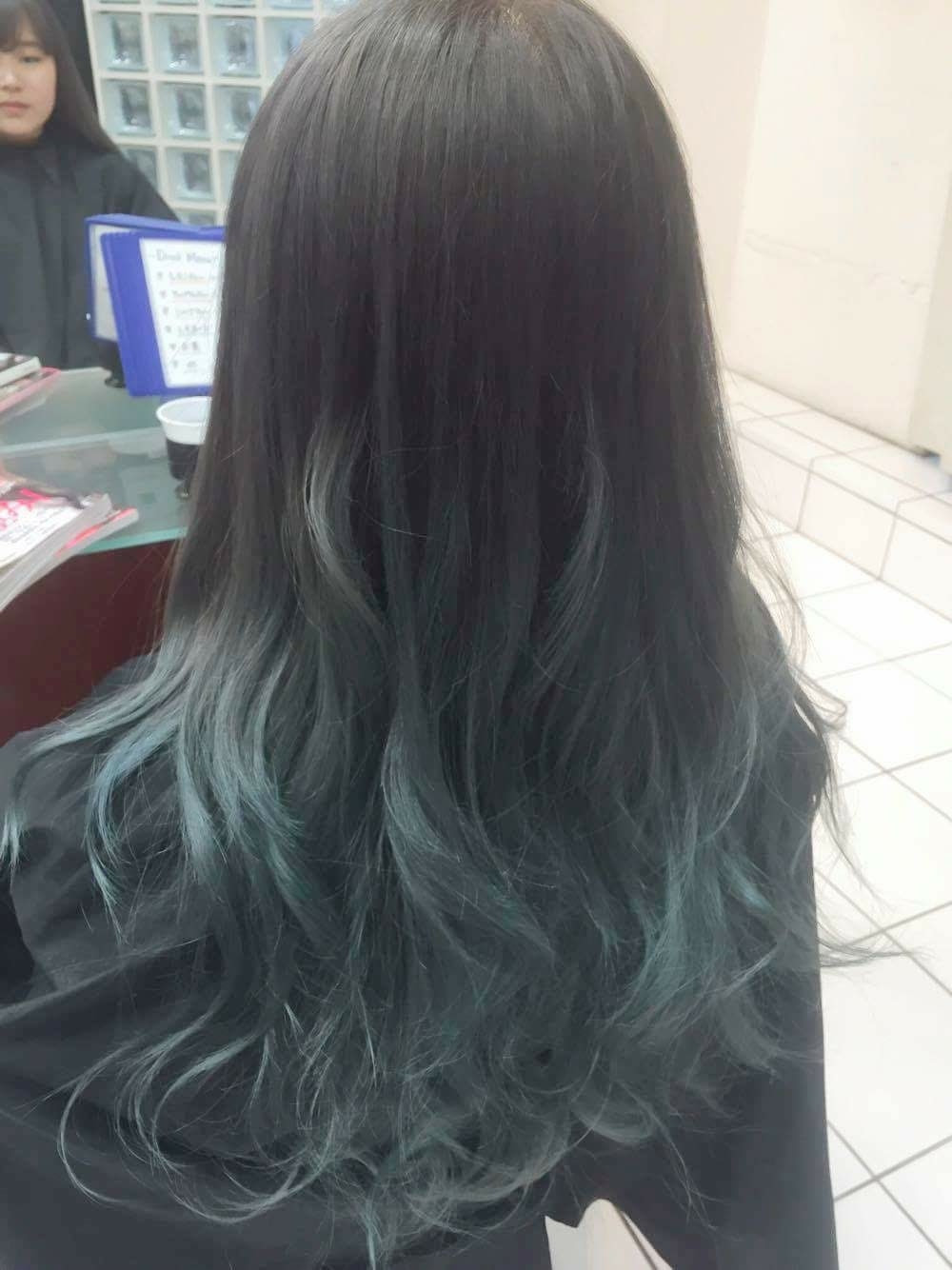 グリーンヘアカラー 緑カラー マットグリーンカラーにしてみたい方の参考カラー写真 Sherry 原宿美容室