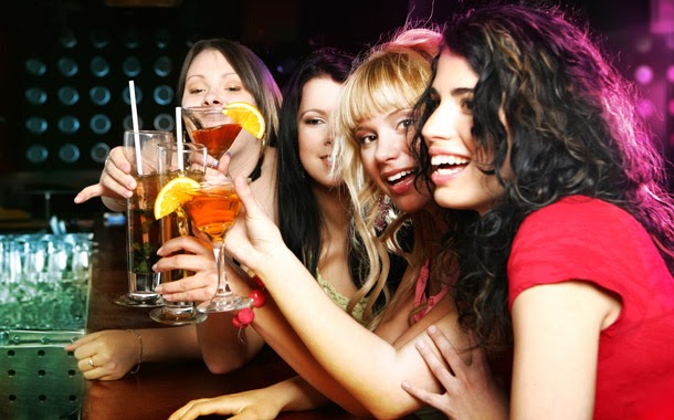 Você sabia que as mulheres estão bebendo tanto quanto os homens?