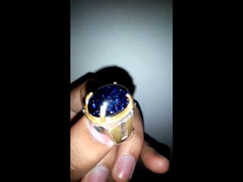 VIDEO : batu akik pasir intan biru dongker - pasir intan biru, tanpa cahaya berwarnapasir intan biru, tanpa cahaya berwarnahitam, bila di senter biru dongker. seakan melihat bintang dilangit pada malam hari ...