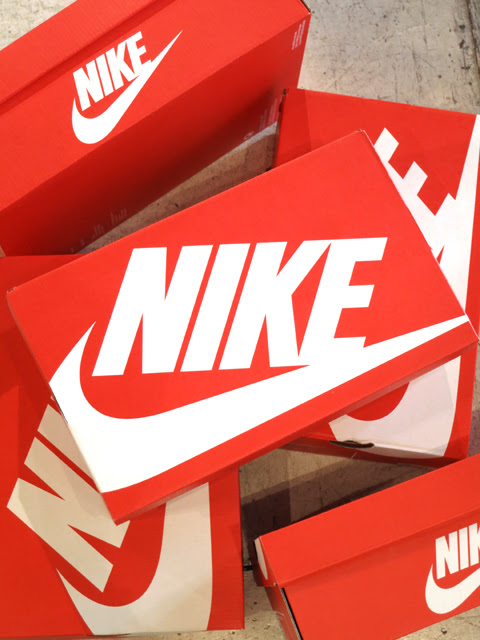 新年は新しいスニーカーで Nike ナイキ のインターナショナリスト Fringe East New Arrival