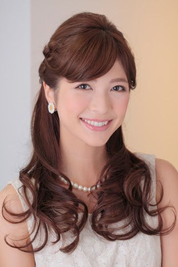 お呼ばれ結婚式の髪型のヘアセットはやっぱり美容院で