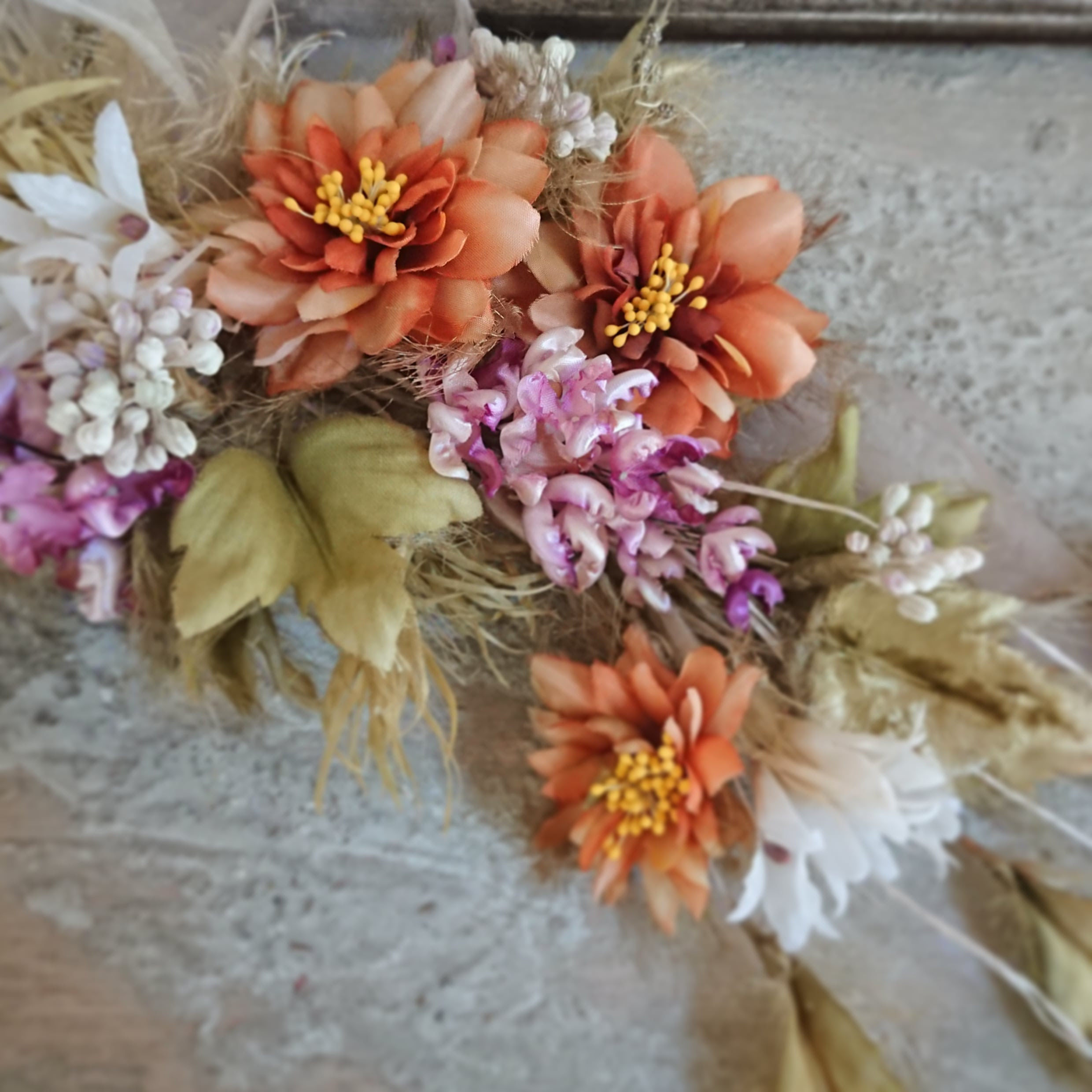 おしゃれでエレガントな布花 白い布を染めて シックで華やかな布花を日々咲かせています ヒトコトモノコミュニティ
