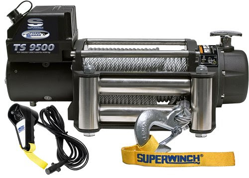 Superwinch 1595200 Tiger Shark 9.5, 12 VDC winch, 9,500 lb/4,309 kg capacity with roller fairlead image