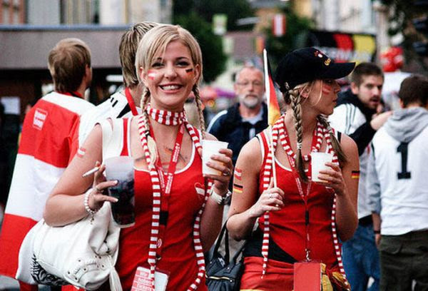 Sexy World Cup Fans (104 pics)