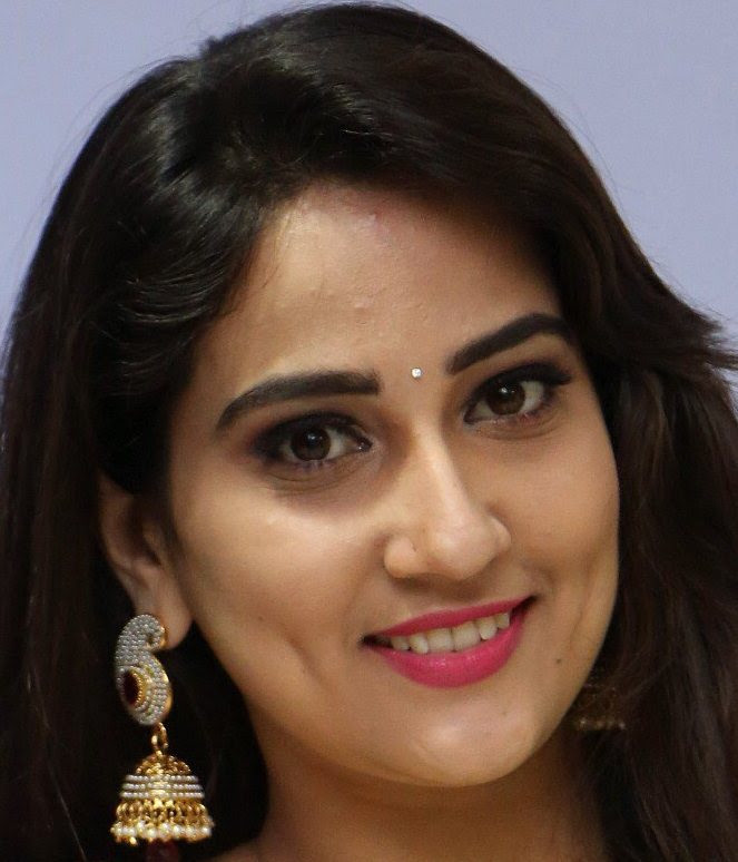 Anchor Manjusha Face Close Up Stills