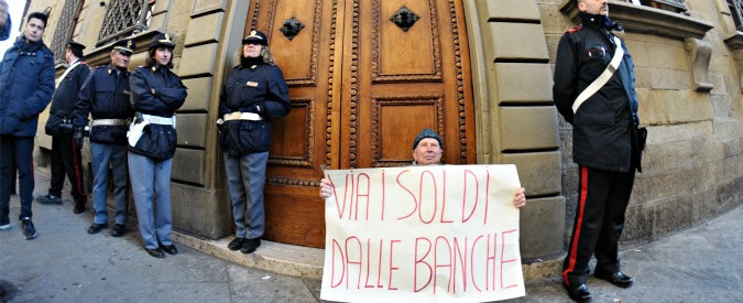 Banca Etruria, la denuncia della 92enne: “Mi consigliarono di sostituire i bot con le obbligazioni subordinate”