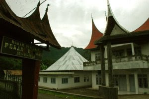 Surau Taluak Sekarang. Tidak Sama dengan Surau Taluak Masa Perang Kamang. Gambar: Zaldi Heriawan