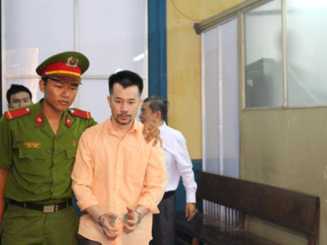 Về nước thăm nhà, 'tiện tay' vận chuyển 3,5 kg ma túy