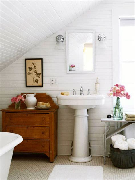 What to consider — from durability to style — for what's under foot. loft-small-bathroom-designs | HomeMydesign