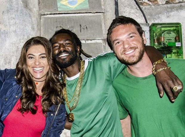 Juliana Paes, Joanathan Azevedo e Emílio Dantas na trama das 9 (Foto: Reprodução Instagram)