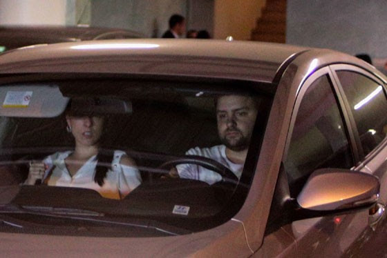 Filhe de Lula presta depoimento à Polícia Federal na noite de quarta-feira (Foto: Pedro Kirilos / Agência O Globo)