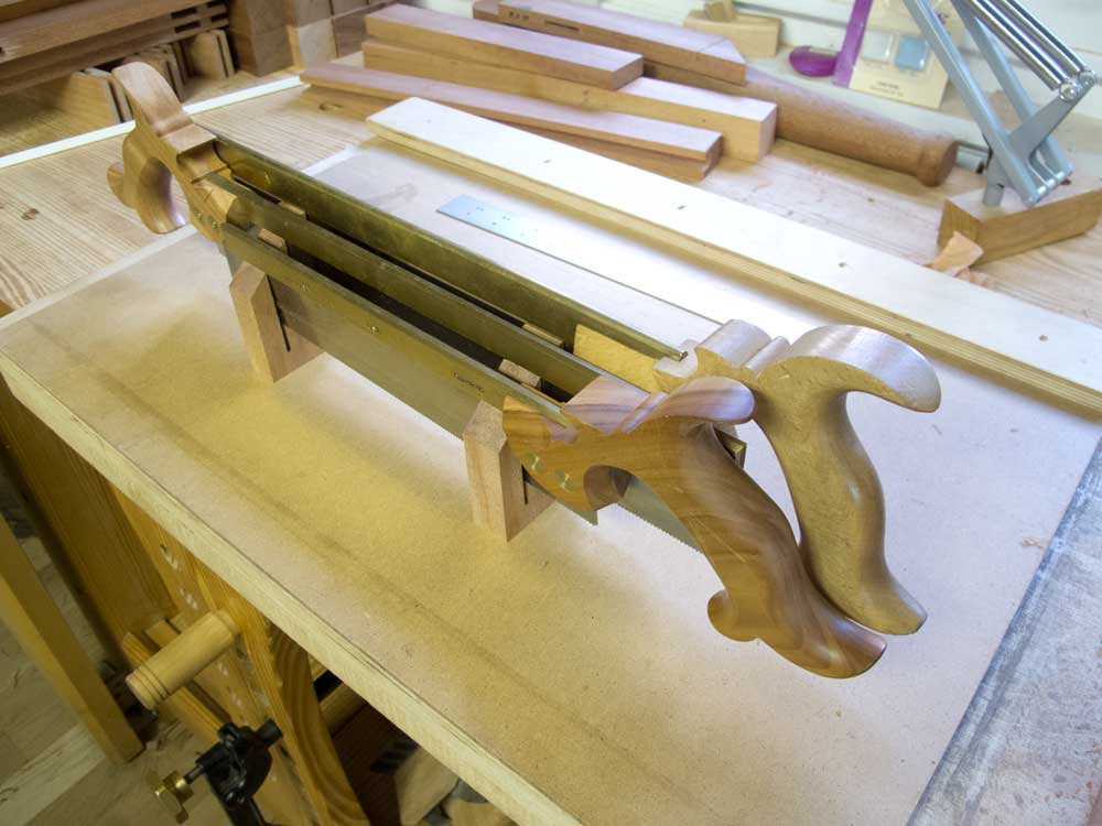 Efficient Backsaw Storage in a Tool Chest