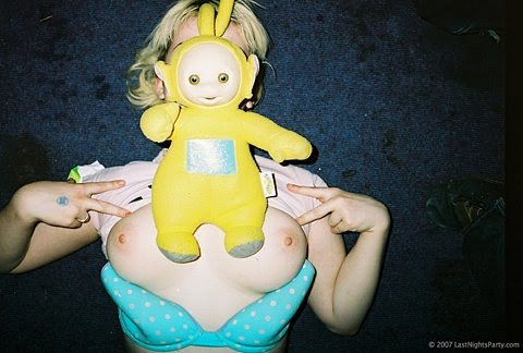 sexisfunny:  lastnightsparty.com (via ffffound)