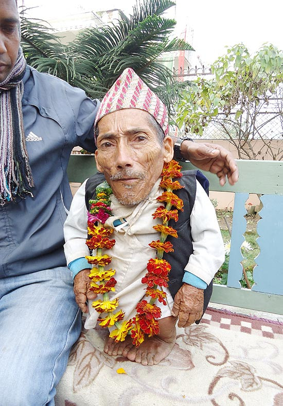 Chandra Bahadur Dangi alega ser o menor homem do mundo