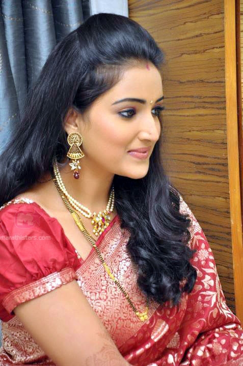 Rupali Bhosle Marathi Actress Biography,Photos,Wallpapers 