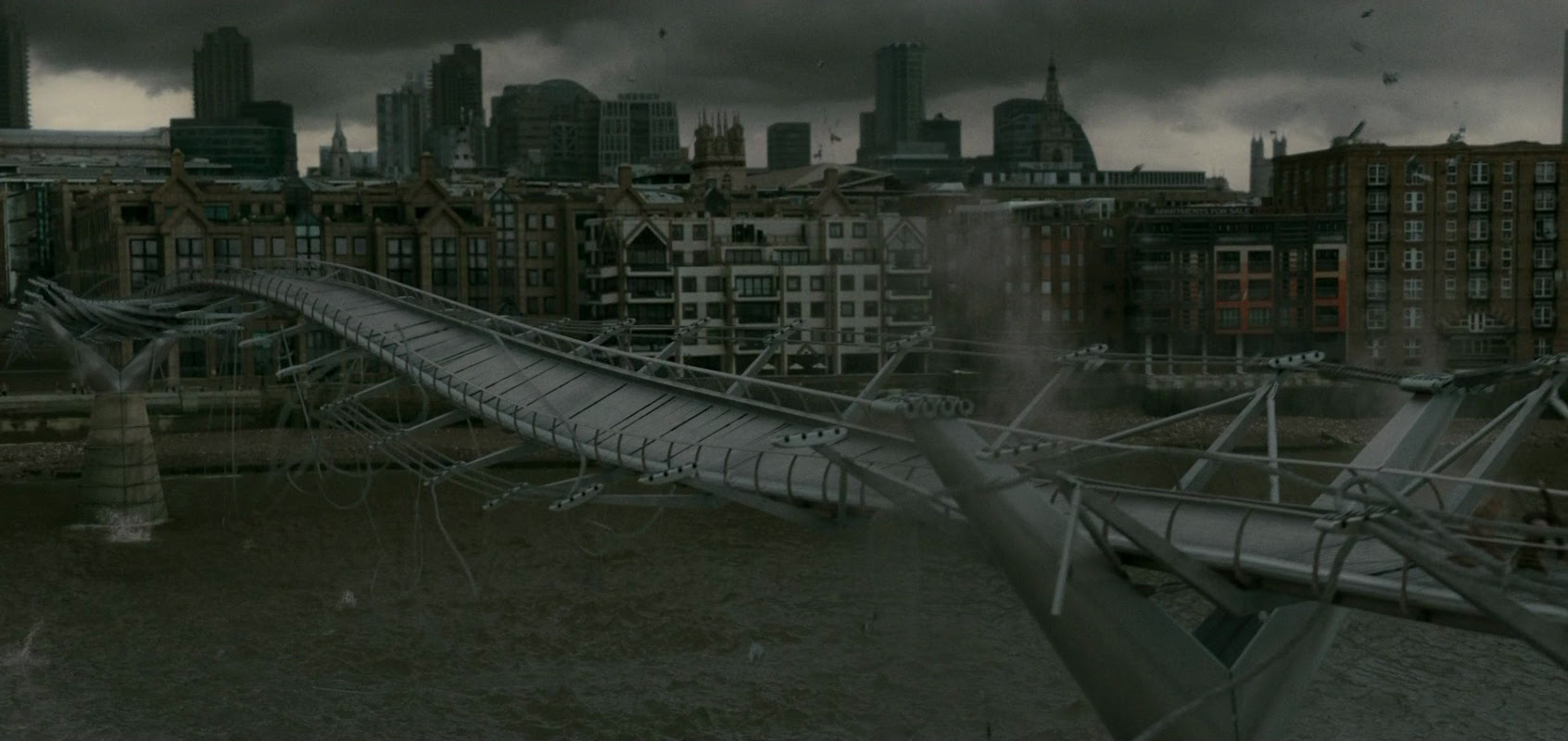 http://images.wikia.com/harrypotter/images/2/2a/MillenniumBridgeCollapse.jpg