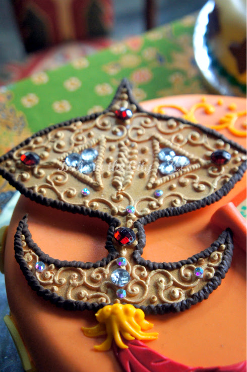 Wau close up