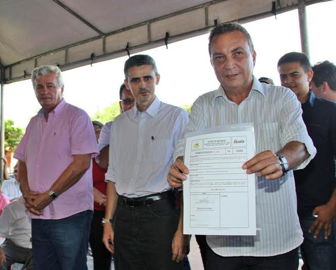 Depois de "relaxar" eventos de Luis Fernando em duas de suas bases eleitorais, Arnaldo Melo "apareceu" em Passagem Franca