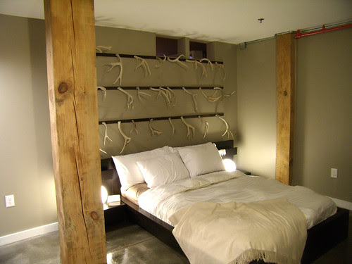 PC052136-2009-12-05-Fulton-Bag--Antler-Bed