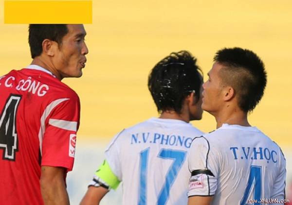 Chí Công bị treo giò ba trận